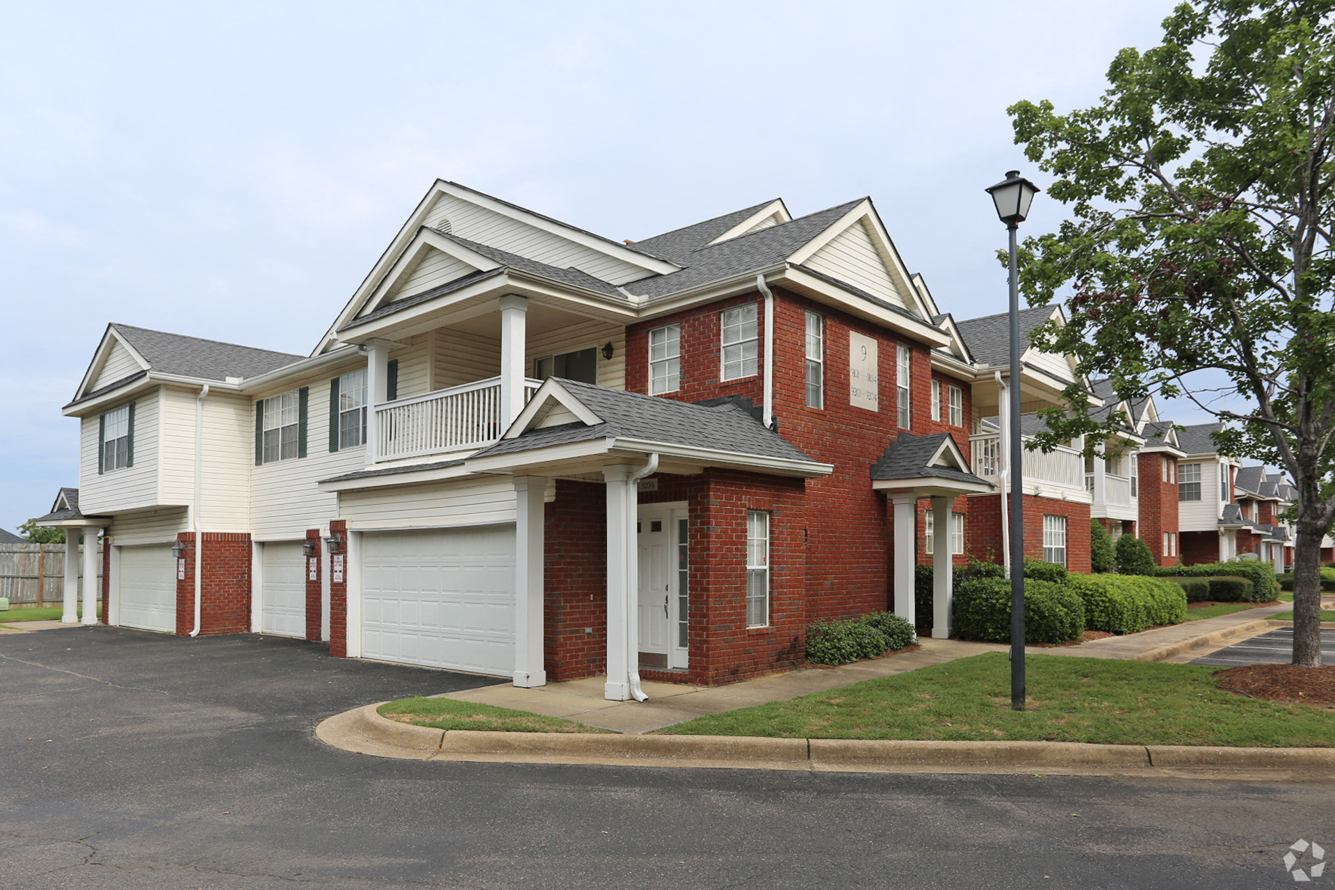 Photos and Video of Inverness Apartments in Tuscaloosa, AL